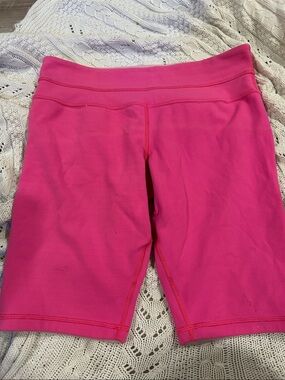 Reversible Lululemon Dusty Pink and Neon Pink Biker Shorts Size 8